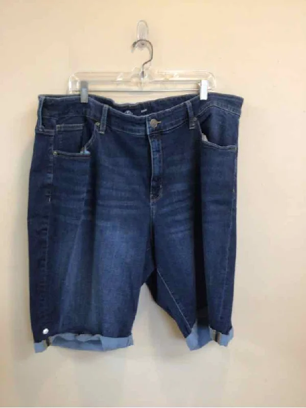 Elegant Fashion Offers ST JOHN'S BAY SIZE 28 Ladies SHORTS