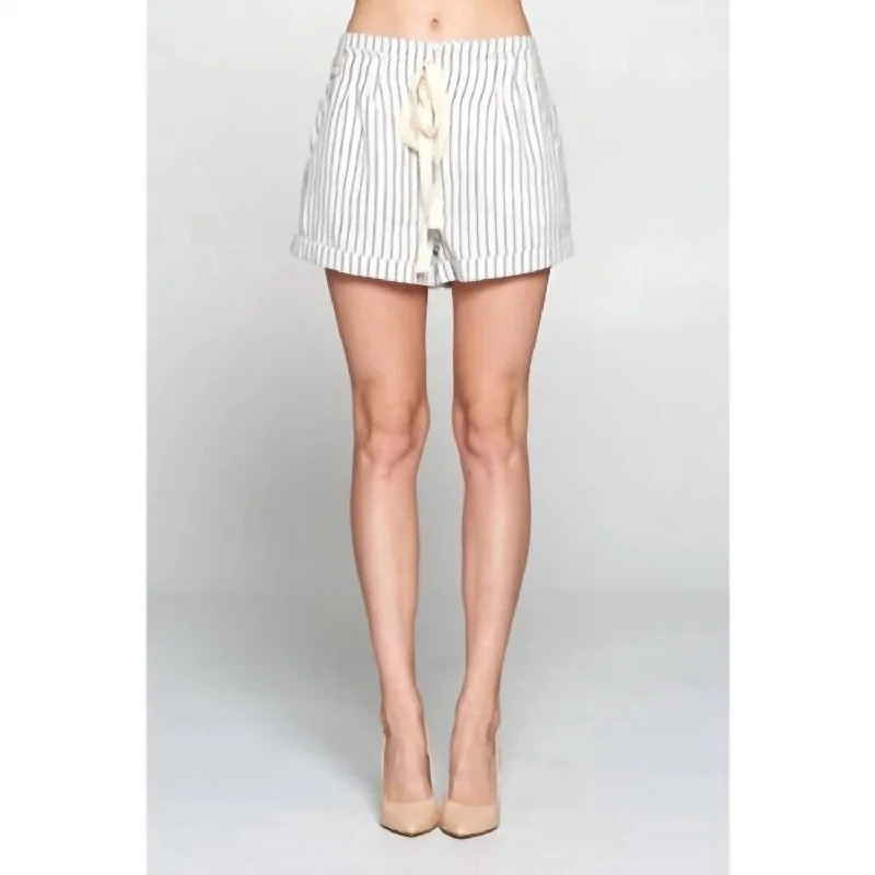 Women's High-Fashion Outfit Stripped Shorts In White