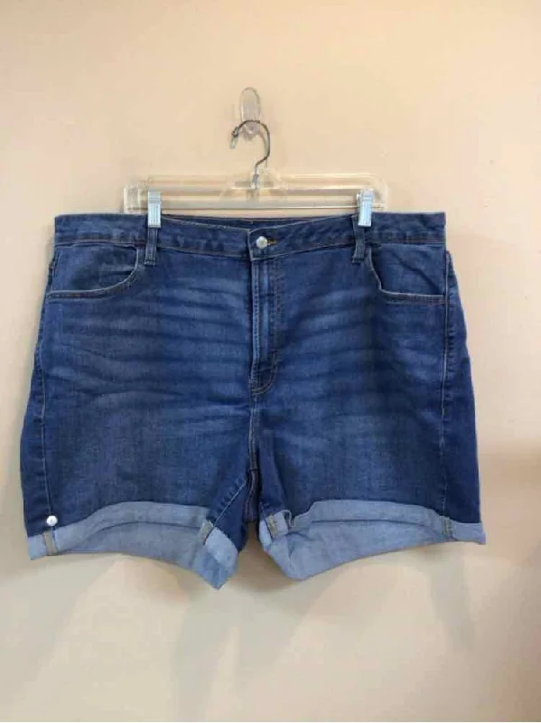 Women's Clothes For The Office OLD NAVY SIZE 24 Ladies SHORTS