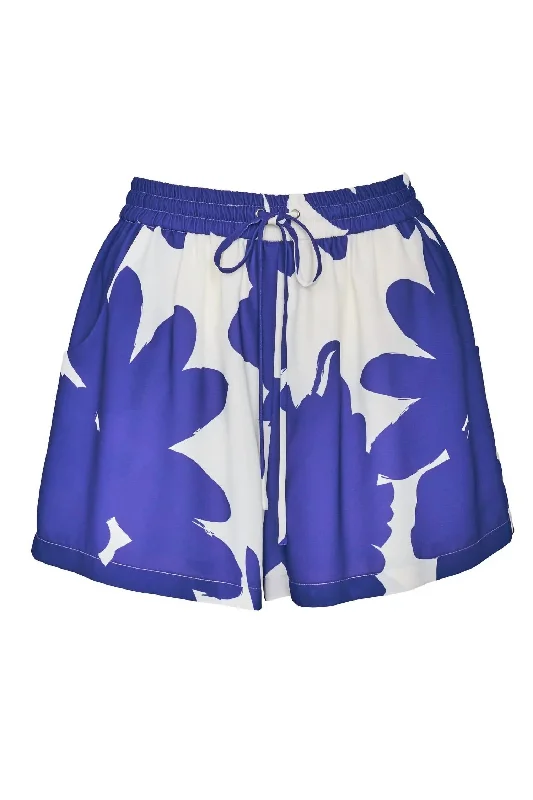 Street Chic Discounts Sara Short In Aegean Bloom