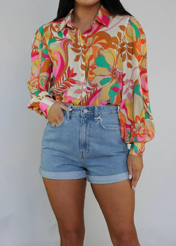 Women's Floral Print Outfit The Stella Denim Shorts In Light Denim