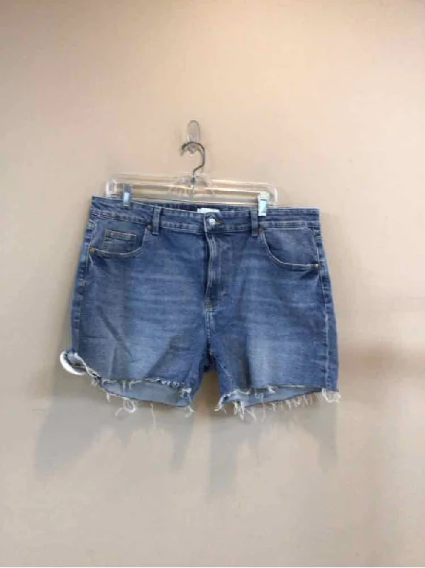 Women's Clothing For Special Occasions H & M SIZE 18 Ladies SHORTS