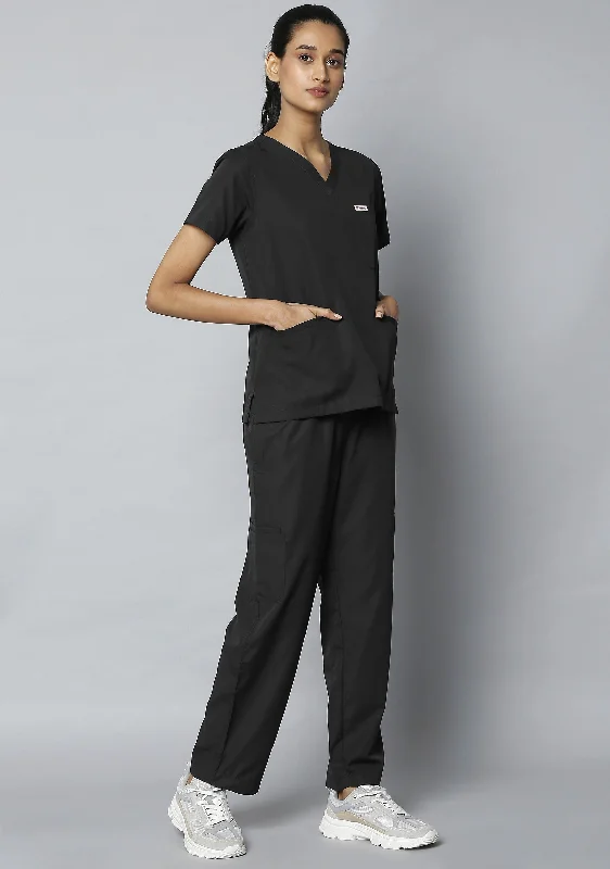 Vintage-Modern Style Offers Classic Women's 10 Pocket (Black) Scrub