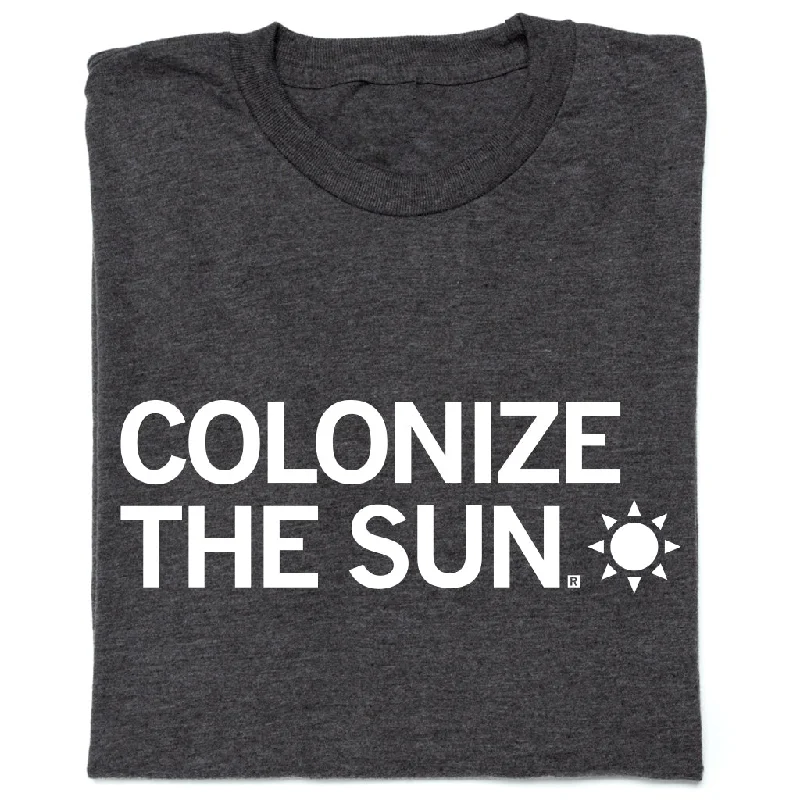 Women's Travel Garments Colonize The Sun